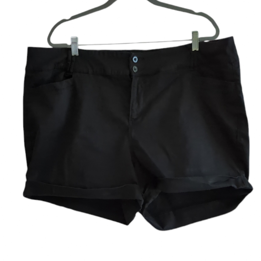 Torrid Black Cuffed High Rise Shorts w Pockets Size 3X